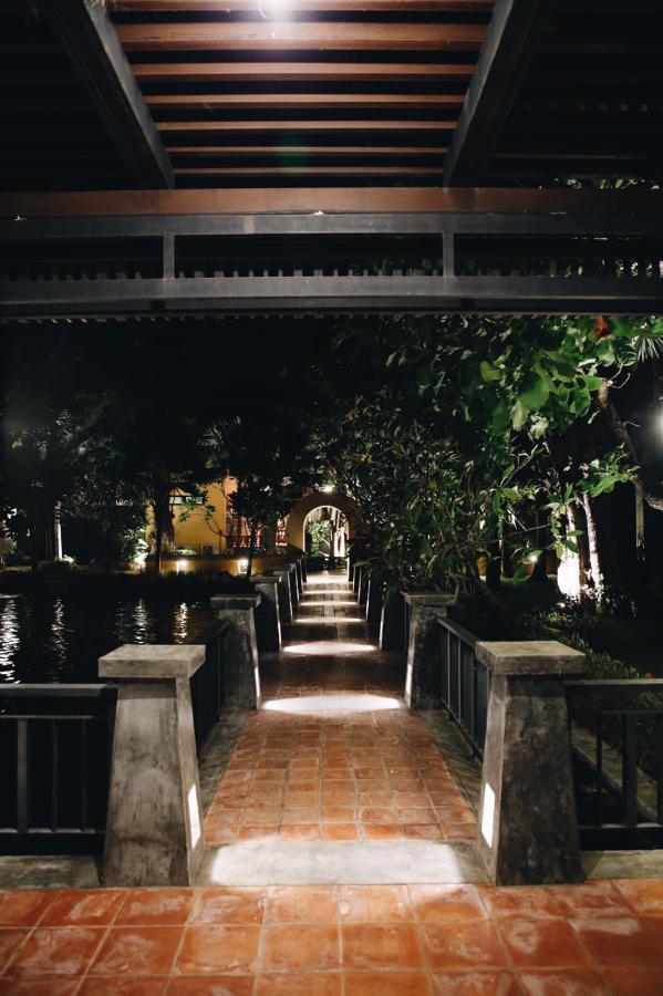 Hotel De L'Amour Sha Plus Prakhon Chai Luaran gambar