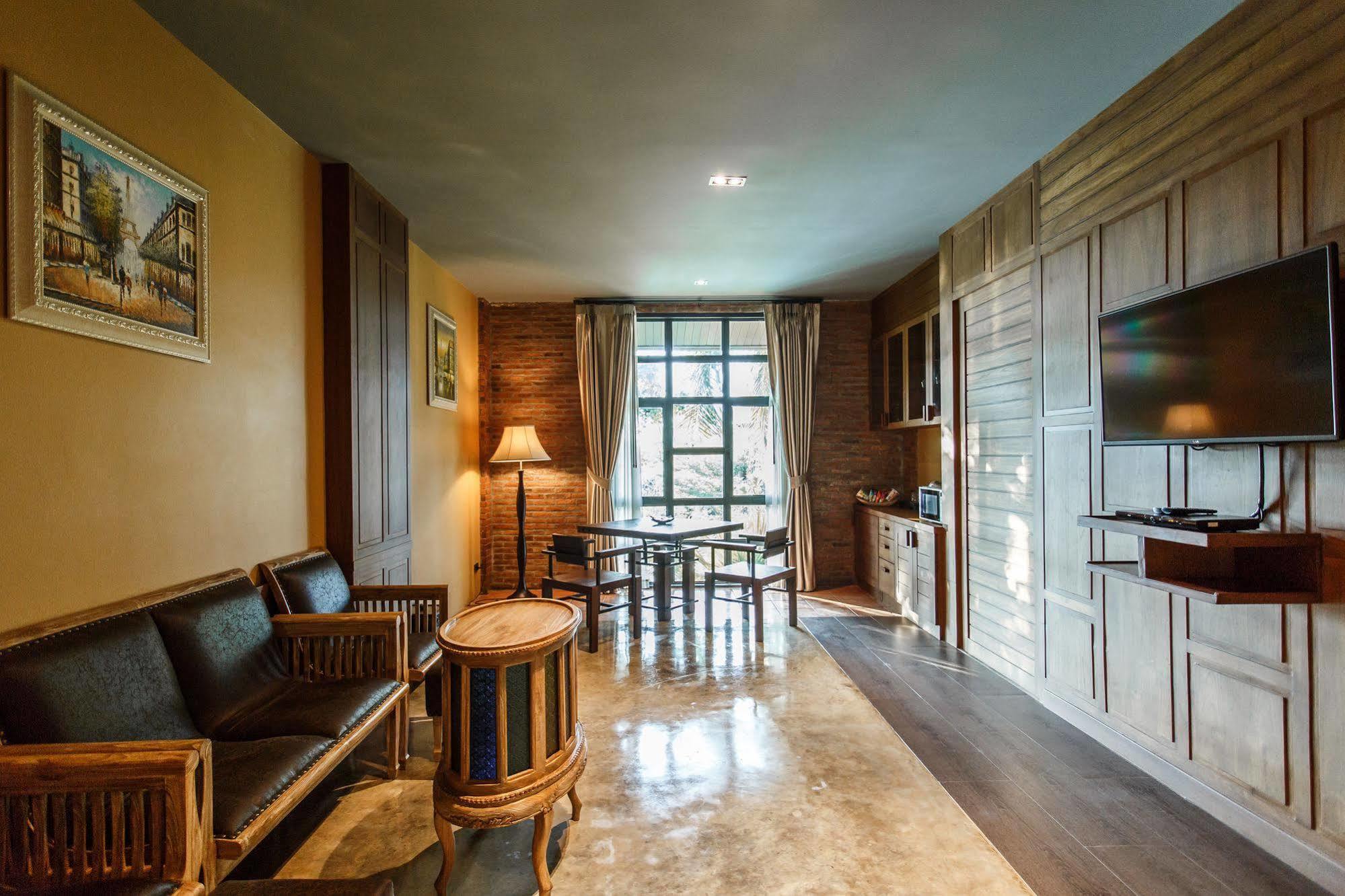 Hotel De L'Amour Sha Plus Prakhon Chai Luaran gambar